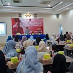 FOTO: Ratusan perempuan saat mengikuti sosialisasi Empat Pilar Kebangsaan yang digelar Anggota DPR RI Dapil Jawa Timur XI (Madura) Fraksi PDI Perjuangan, MH Said Abdullah, di Ballroom Hotel De Baghraf, Sumenep, Rabu (11/2/2026).