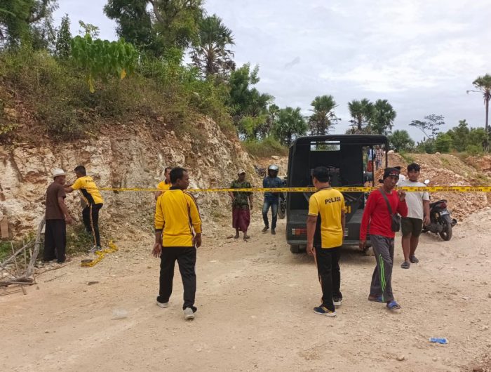FOTO: Saat aparat penegak hukum mendatangi salah satu lokasi tambang galian C di Kabupaten Sumenep. (Ist/wartazone.com)