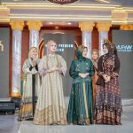 FOTO: Brand busana muslim Arinna Premium Hijab tampil dalam ajang Muslim Fashion Runway (MUFWAY) 2026 yang digelar di Pakuwon Mall Surabaya, Sabtu (7/3/2026).