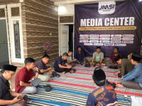 FOTO: Pengurus JMSI Kabupaten Sumenep saat menggelar buka puasa bersama di Sekretariat JMSI, Jalan Sultan Abdurrahman Gang V Nomor 13, Kota Sumenep, Senin (16/3/2026) sore.