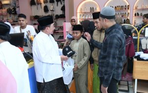 Jelang Idulfitri, KJS Sumenep Ajak Anak Yatim Pilih Baju Lebaran, Wabup Turun Langsung Dampingi