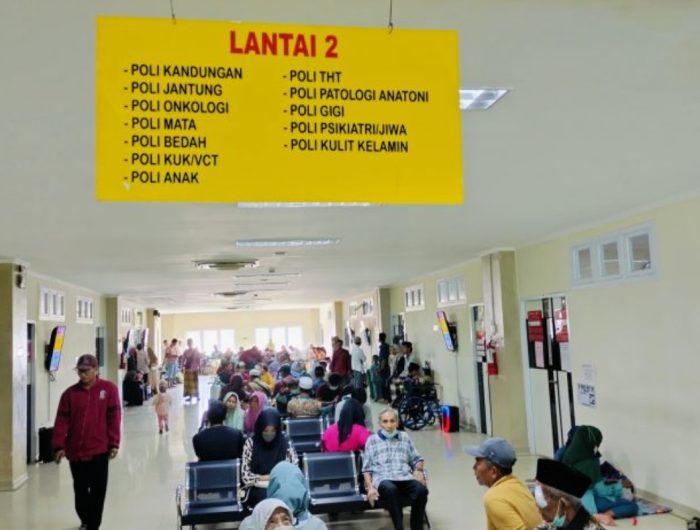 FOTO: Aktifitas pelayanan di lantai II gedung Poli Terpadu RSUD dr. H. Moh Anwar Sumenep. (Ist/wartazone.com)
