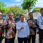 FOTO: Jajaran direksi BPRS Bhakti Sumekar bersama Rektor Universitas Bahaudin Mudhary Madura, usai peluncuran Program Innovatif Collaboration Project (ICP) sebagai wadah praktik mahasiswa Fakultas Bisnis dan Ekonomi, di Blok A Pasar Anom.