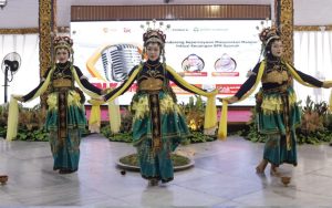Tari Mowang Sangkal Warnai Talkshow Keuangan Syariah BPRS Bhakti Sumekar, Perkuat Identitas Budaya Sumenep
