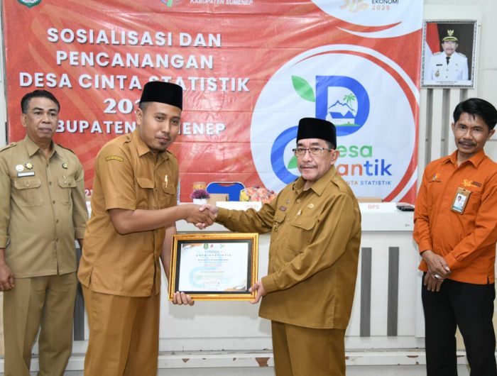 FOTO: Wakil Bupati Sumenep, KH Imam Hasyim, saat menghadiri sosialisasi program Desa Cinta Statistik (Desa Cantik) 2026. (Ist/wartazone.com)