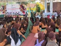FOTO: Penutupan Program Studi Lapangan (PSL) Posko 07 Pondok Pesantren Attaufiqiyah, di halaman MI Nasy’atul Muta’allimin, Yayasan Al Jailani, Desa Candi, Kecamatan Dungkek, Kabupaten Sumenep, Minggu (24/5/2026).