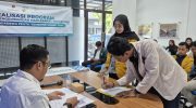 FOTO: Penyerahan Beasiswa Pelita untuk mahasiswa asal Kepulauan Sapeken dan Raas, program kolaborasi antara SKK Migas dan Kangean Energy Indonesia (KEI). (Ist/wartazone.com)