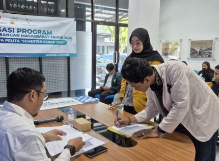 FOTO: Penyerahan Beasiswa Pelita untuk mahasiswa asal Kepulauan Sapeken dan Raas, program kolaborasi antara SKK Migas dan Kangean Energy Indonesia (KEI). (Ist/wartazone.com)
