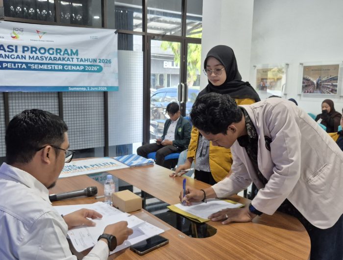 FOTO: Penyerahan Beasiswa Pelita untuk mahasiswa asal Kepulauan Sapeken dan Raas, program kolaborasi antara SKK Migas dan Kangean Energy Indonesia (KEI). (Ist/wartazone.com)