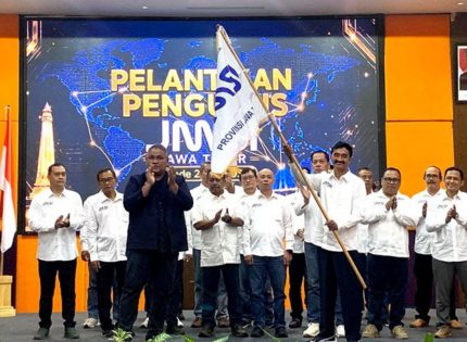 FOTO: Prosesi pelantikan Pengurus Jaringan Media Siber Indonesia (JMSI) Jawa Timur periode 2025-2030 berlangsung di Grand Mercure Hotel Surabaya, Rabu (10/6/2026).