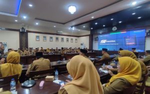 FOTO: Bupati Sumenep Achmad Fauzi Wongsojudo, saat peluncuran Sistem Informasi Manajemen Terpadu Aparatur (SIMANTRA), pada kegiatan Sosialisasi Implementasi Manajemen Talenta ASN di Kantor Pemkab Sumenep, Senin (22/6/2026).