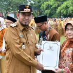 FOTO: Bupati Sumenep Achmad Fauzi Wongsojudo saat peringatan Hari Koperasi ke-79, di halaman Kantor Bupati, Senin (13/7/2026).