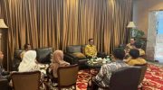 FOTO: Bupati Pamekasan, KH. Kholilurrahman (berkacamata) saat audiensi di Direktorat PEIPD Ditjen Bangda Kemendagri, Selasa (7/4/2026).