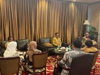 FOTO: Bupati Pamekasan, KH. Kholilurrahman (berkacamata) saat audiensi di Direktorat PEIPD Ditjen Bangda Kemendagri, Selasa (7/4/2026).