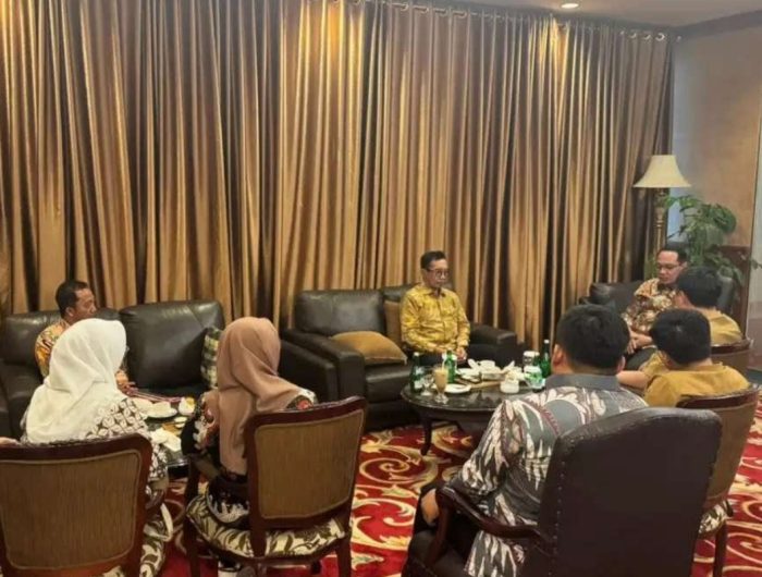 FOTO: Bupati Pamekasan, KH. Kholilurrahman (berkacamata) saat audiensi di Direktorat PEIPD Ditjen Bangda Kemendagri, Selasa (7/4/2026).