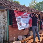 FOTO: Anggota DPR RI Said Abdullah, menyalurkan dana reses untuk membantu renovasi rumah tidak layak huni (RTLH) bagi warga Kecamatan Talango, Kabupaten Sumenep.