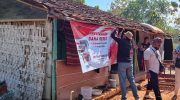 FOTO: Anggota DPR RI Said Abdullah, menyalurkan dana reses untuk membantu renovasi rumah tidak layak huni (RTLH) bagi warga Kecamatan Talango, Kabupaten Sumenep.