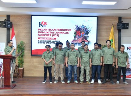 FOTO: Pelantikan Pengurus Komunitas Jurnalis Sumenep (KJS) periode 2026–2029, di Aula Universitas Bahaudin Mudhary Madura (UNIBA Madura), Jumat (31/7/2026).