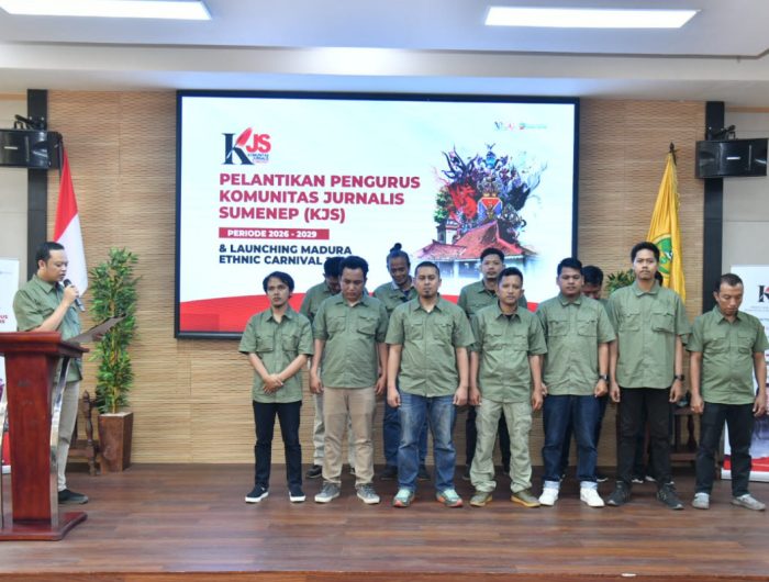 FOTO: Pelantikan Pengurus Komunitas Jurnalis Sumenep (KJS) periode 2026–2029, di Aula Universitas Bahaudin Mudhary Madura (UNIBA Madura), Jumat (31/7/2026).