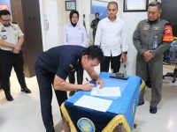 FOTO: Konferensi pers Bea Cukai Juanda, Kantor Wilayah Bea Cukai Jawa Timur I, dan Satgaspam Lanudal Juanda, usai menggagalkan upaya penyelundupan narkotika dalam jumlah besar melalui jalur udara, di Terminal 2 Kedatangan Bandara Internasional Juanda. (Ist/wartazone.com)