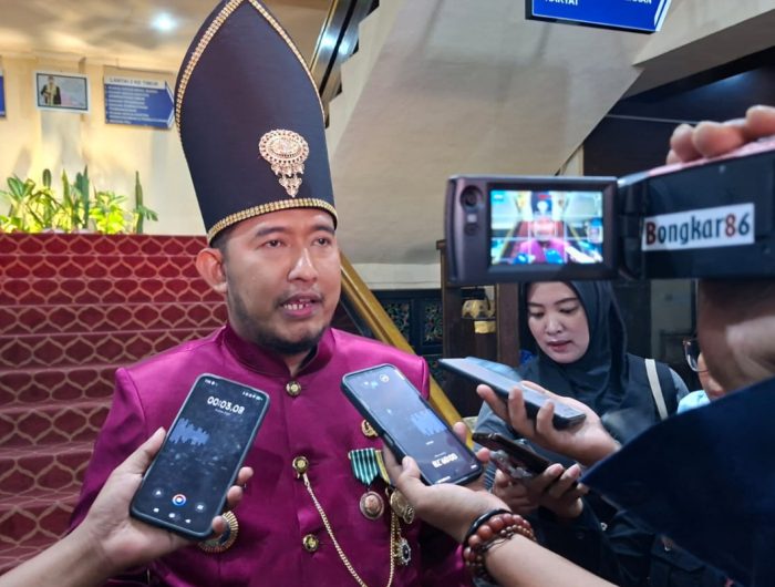 FOTO: Bupati Sumenep, Achmad Fauzi Wongsojudo, usai upacara peringatan HUT ke-81 Kemerdekaan RI, Minggu (17/8/2026) di halaman kantor Bupati Sumenep. (Ist/wartazone.com)