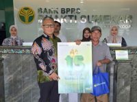 FOTO: BPRS Bhakti Sumekar terus mendorong pedagang, pelaku UMKM dan ekonomi kreatif, untuk aktif meningkatkan ekonomi dalam berbagai kegiatan di Kabupaten Sumenep. (Ist/wartazone.com)
