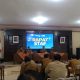 FOTO: Kepala Diskominfo Sumenep, Indra Wahyudi, saat memimpin rapat staf di lingkungan Diskominfo, Selasa (22/9/2026). (Ist/wartazone.com)