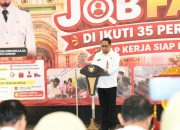 FOTO: Sekretaris Daerah (Sekda) Kabupaten Sumenep, Agus Dwi Saputra, saat meninjau pelaksanaan Job Fair 2026, di gedung KORPRI Sumenep, Rabu (23/9/2026). (Ist/wartazone.com)