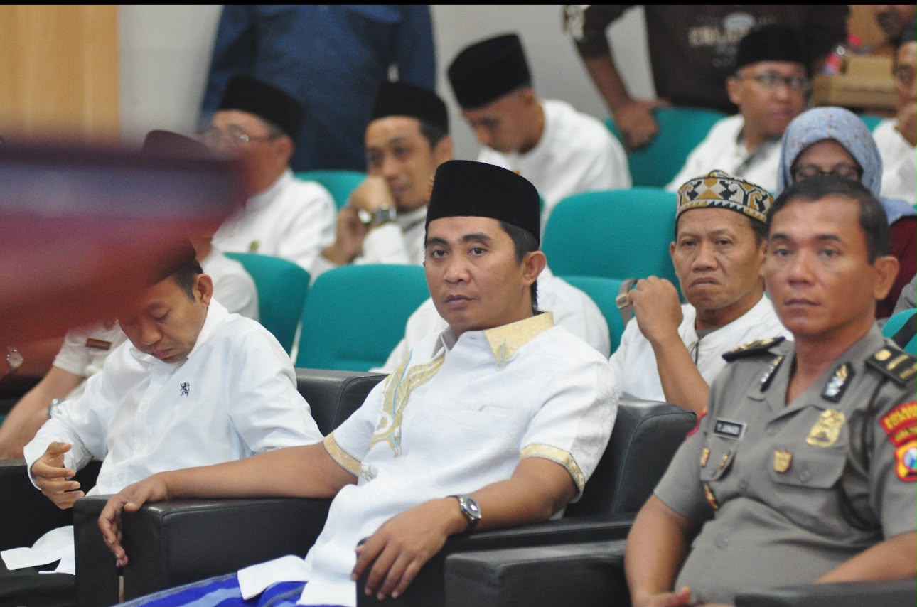 FOTO: Pengurus PWI Kabupaten Sumenep saat menggelar sarasehan pengembangan UMKM, sekaligus pemberian penghargaan kepada pelaku usaha inspiratif dan inovatif. Selasa (20 Oktober 2026). (Panji Agira/wartazone.com)