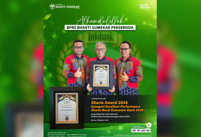 FOTO: BPRS Bhakti Sumekar menerima penghargaan dalam kategori Excellent Performance Sharia Rural Economic Bank. (Ist/wartazone.com)
