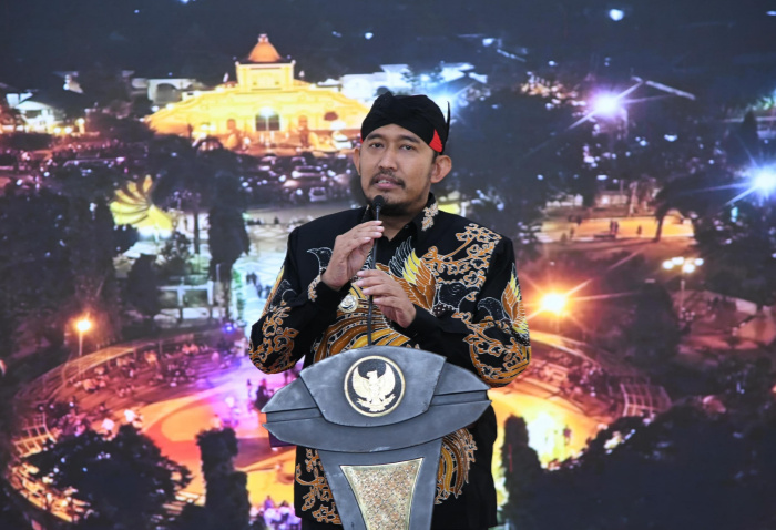 FOTO: Bupati Sumenep, Achmad Fauzi Wongsojudo, menghadirkan gerakan membaca Surat Al-Waqi'ah secara serentak dengan target kumulatif mencapai 111.111 kali, rangkaian peringatan Hari Jadi ke-757 dan Hari Santri Nasional (HSN) 2026. (Ist/wartazone.com.